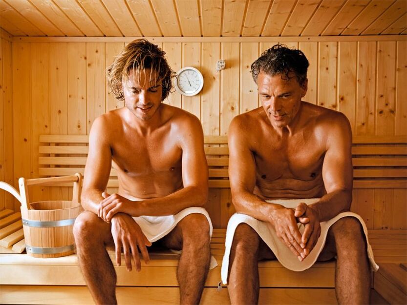 Men go to the sauna to treat prostatitis